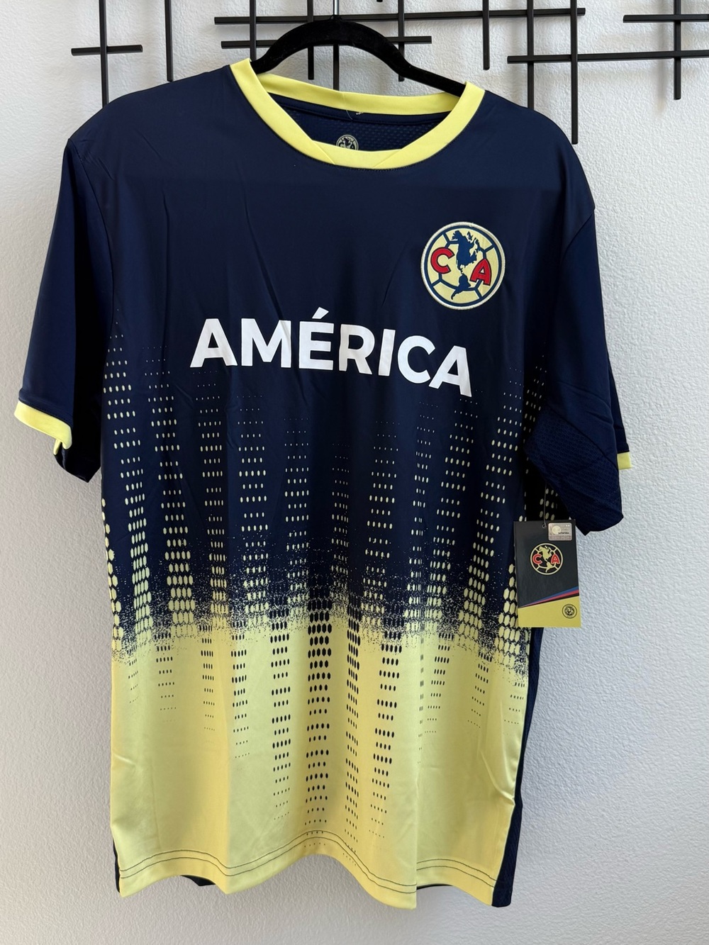 Club América Official Soccer Jersey Men’s Large NWT Liga MX Fan Shirt World Cup